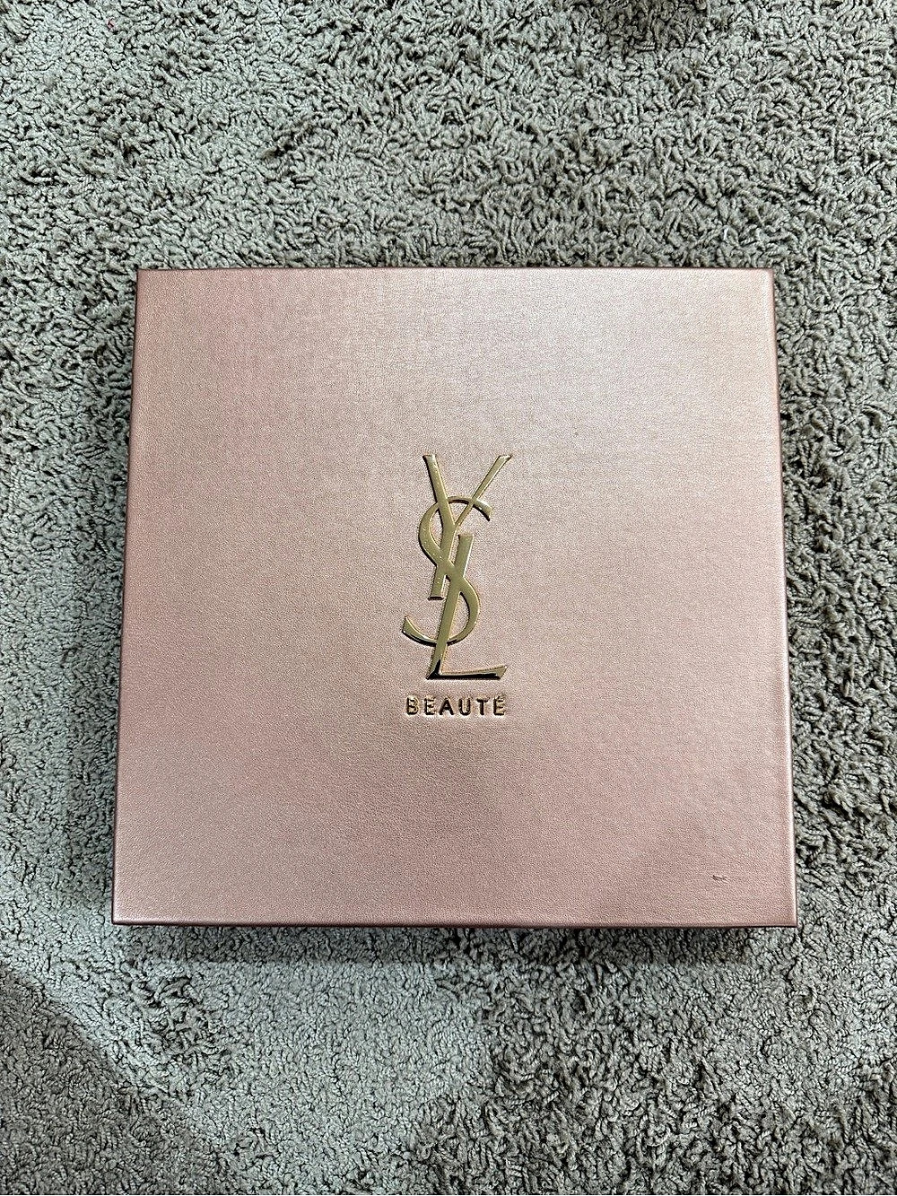 Yves Saint Laurent Makeup Presentation Box in Pink Like New